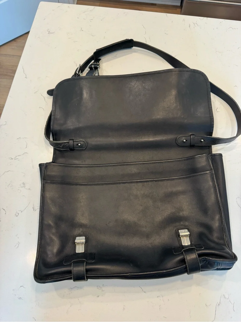 Vintage Coach Y2K Messenger Madison Unisex Black Leather #5325